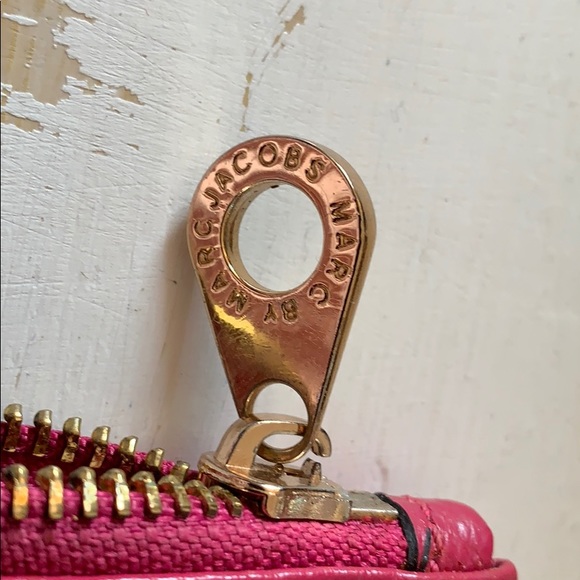 Marc Jacobs wristlet - Picture 7 of 8